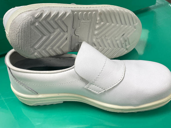 White Slip-on Safety Shoes. Steel Cap, non-slip. Size 41 Only