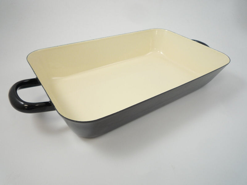 NEW SLIGHTLY DAMAGED  - Gourmet Enamel rectangle Dish with handles 26x17cm cream/black. Picture Shown is for Guidance, Imperfections vary - Product is still functional